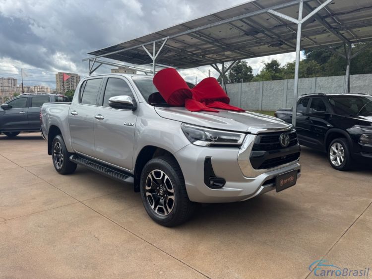 Benetão Veículos | Hilux CD SRX 4x4 2.8 TDI 16V Diesel Aut. 21/22 - foto 3