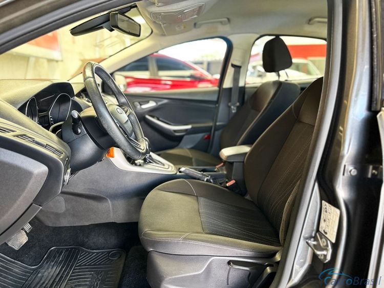 Mix Veiculos | Focus Sedan 2.0 SE 16V 18/18 - foto 4