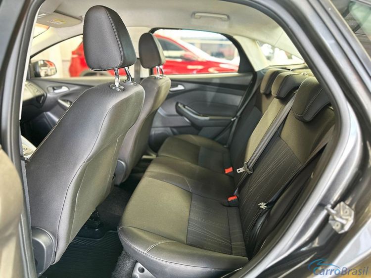 Mix Veiculos | Focus Sedan 2.0 SE 16V 18/18 - foto 8