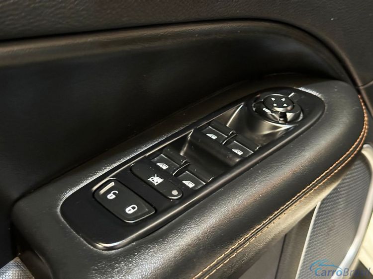 Multcar Veculos | Compass 2.0 16V LIMITED 4X4 18/18 - foto 9