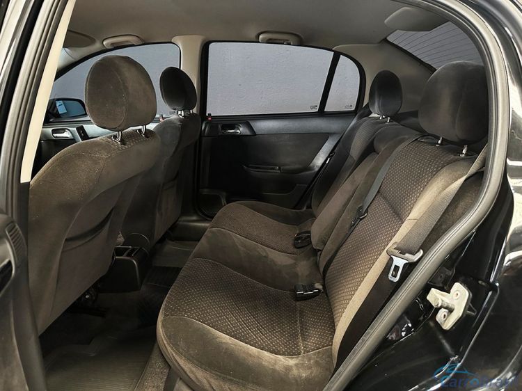 Multcar Veculos | Astra Hatch 2.0 MPFI ADVANTAGE SEDAN 8V 10/11 - foto 7