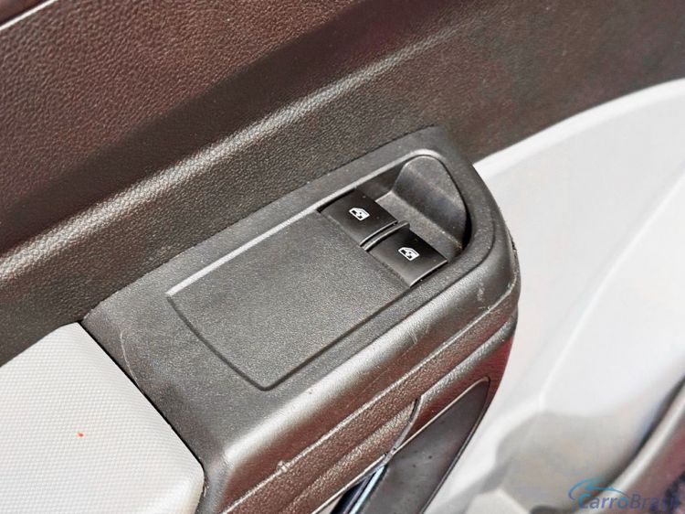 Multcar Veculos | Onix 1.0 MPFI LT 8V 15/16 - foto 7