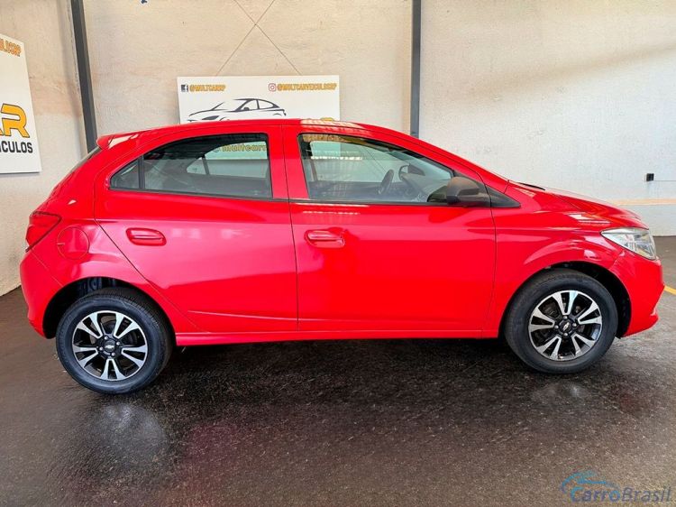 Multcar Veculos | Onix 1.0 MPFI LT 8V 15/16 - foto 9