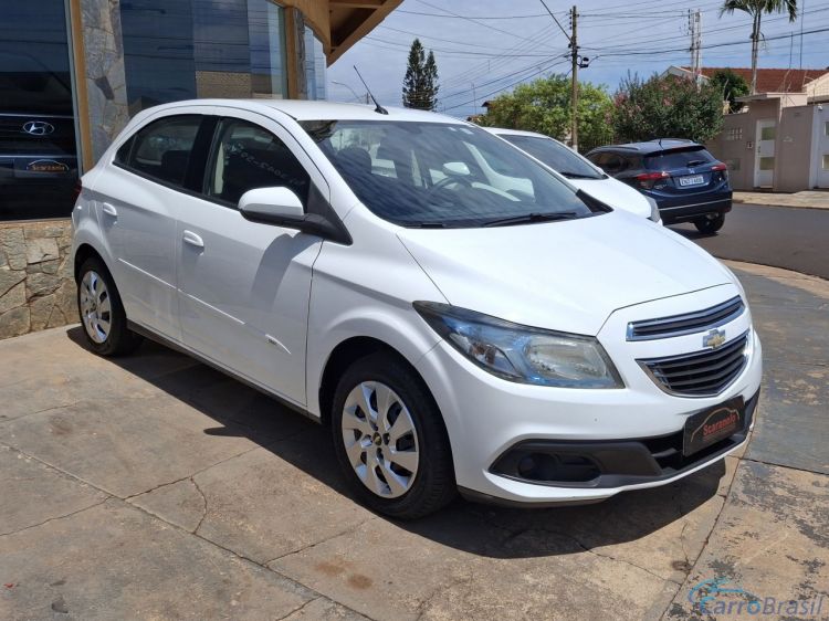 Scaranelo Veculos | Onix HATCH LT 1.4 8V FlexPower 5p Mec. 13/13 - foto 3