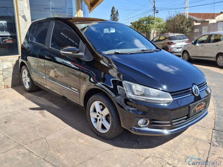 Scaranelo Veculos | Fox Highline1.6 Flex 16V 5p 15/16 - foto 3