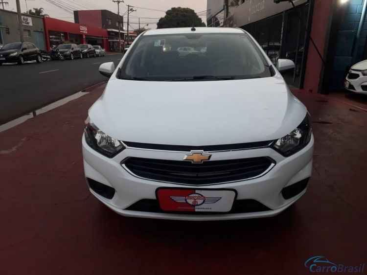 Automvel & Cia | Onix 1.4 MPFI LT 8V FLEX 4P MANUAL 18/19 - foto 3