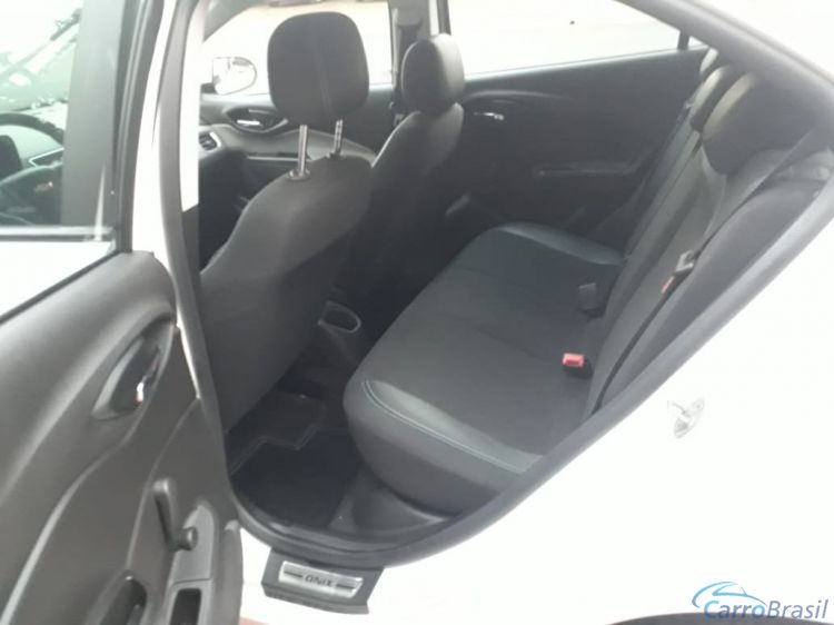Automvel & Cia | Onix 1.4 MPFI LT 8V FLEX 4P MANUAL 18/19 - foto 8