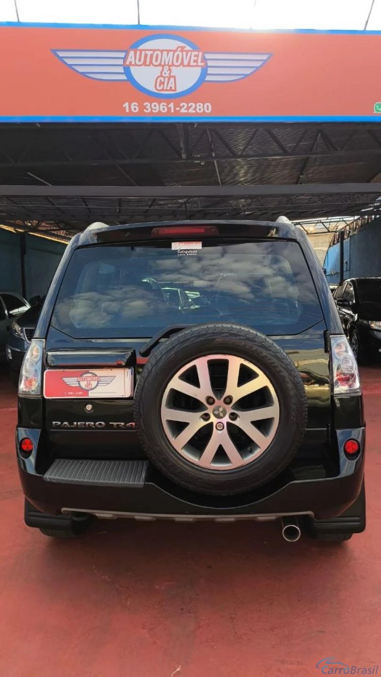 Automvel & Cia | Pajero 2.0 4X2 16V 140CV FLEX 4P AUTOMTICO 14/15 - foto 6