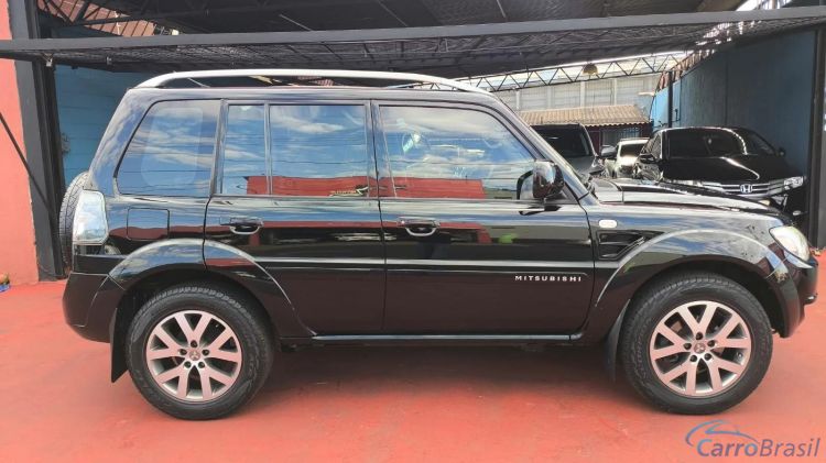 Automvel & Cia | Pajero 2.0 4X2 16V 140CV FLEX 4P AUTOMTICO 14/15 - foto 8