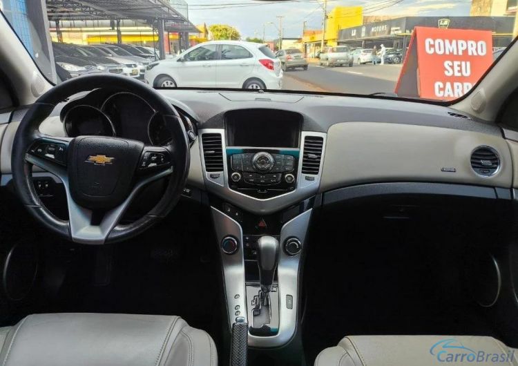 Automvel & Cia | Cruze 1.8 LTZ 16V FLEX 4P AUTOMTICO 14/14 - foto 9