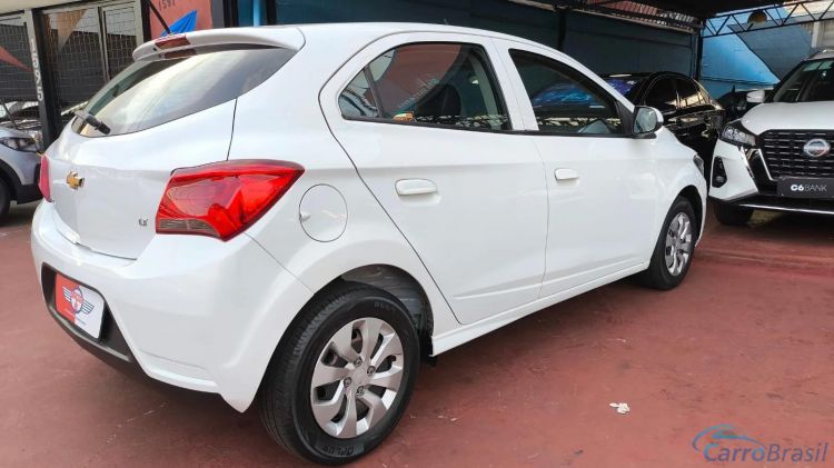 Automvel & Cia | Onix 1.0 MPFI LT 8V FLEX 4P MANUAL 19/19 - foto 3