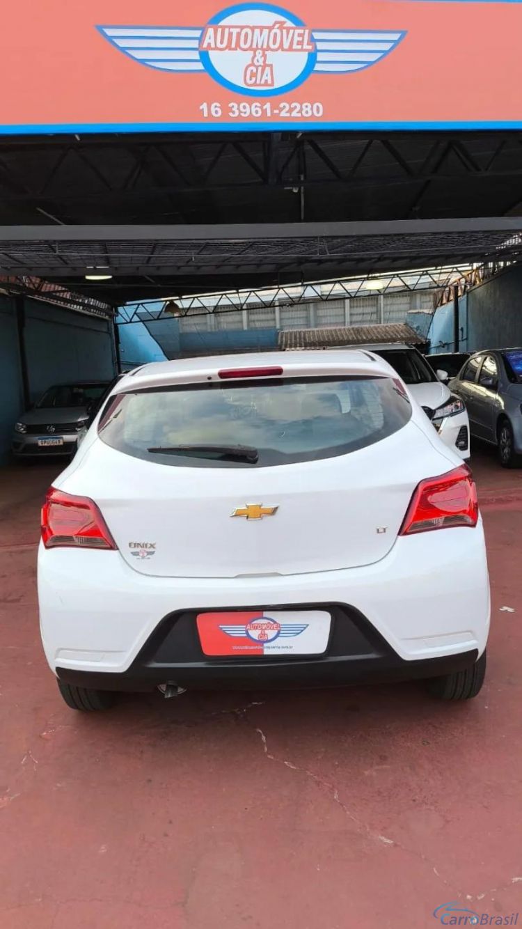 Automvel & Cia | Onix 1.0 MPFI LT 8V FLEX 4P MANUAL 19/19 - foto 6