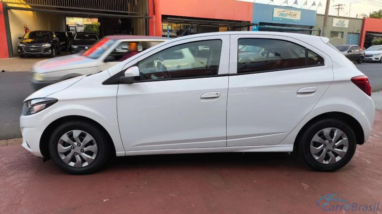 Automvel & Cia | Onix 1.0 MPFI LT 8V FLEX 4P MANUAL 19/19 - foto 8