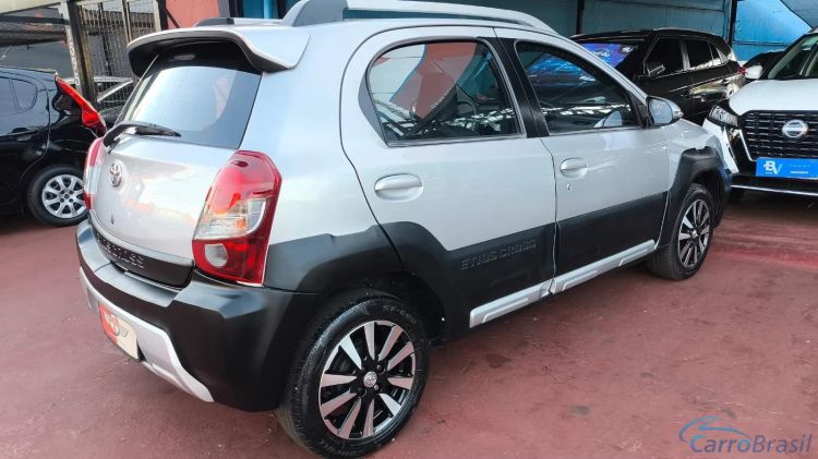 Automvel & Cia | Etios 1.5 16V FLEX 4P MANUAL 14/14 - foto 4