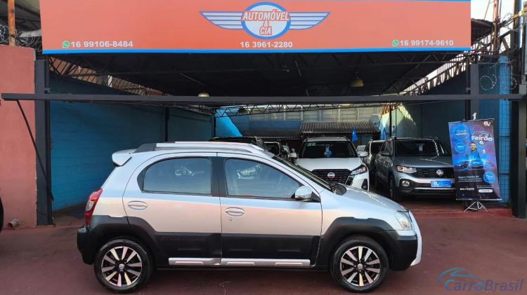 Automvel & Cia | Etios 1.5 16V FLEX 4P MANUAL 14/14 - foto 5