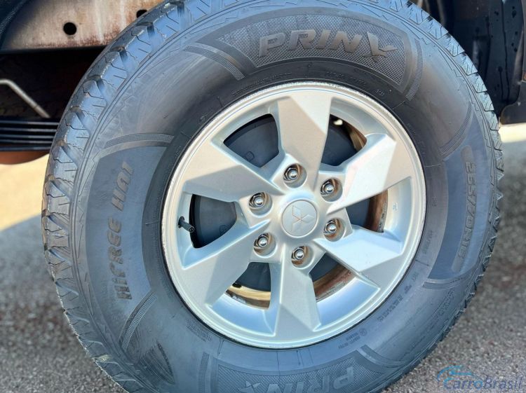 Samuel Automveis | L-200 2.4 16V TURBO SPORT HPE CD 4X4 17/18 - foto 6