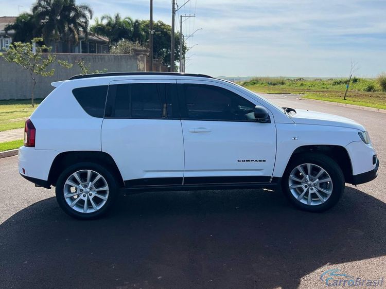 Samuel Automveis | Compass 2.0 16V SPORT 4X2 14/14 - foto 8