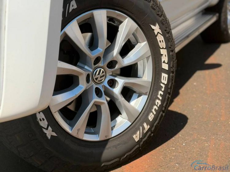 Samuel Automóveis | Amarok 2.0 TRENDLINE 4X4 CD 16V TURBO INTERCOOLER 17/17 - foto 9