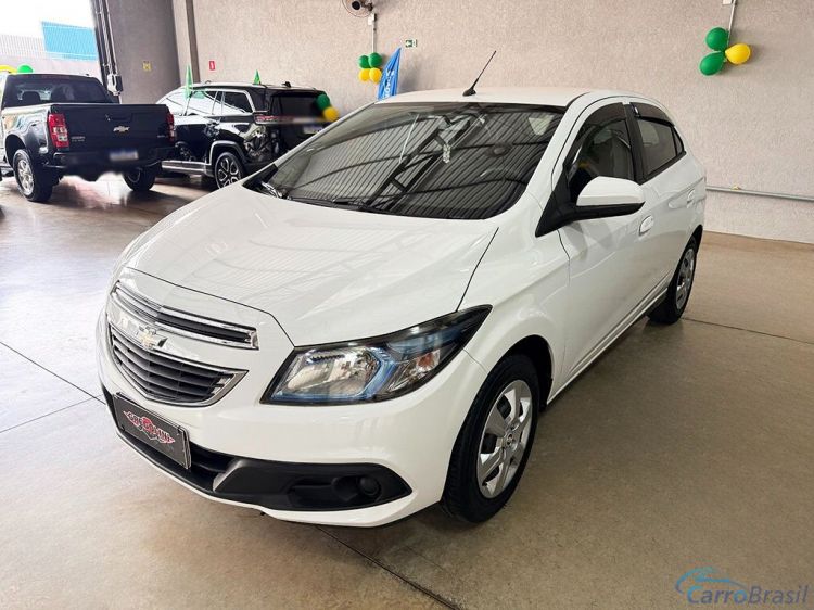 Gregolini Veículos | Onix 1.4 MPFI LT 8V 13/14 - foto 3