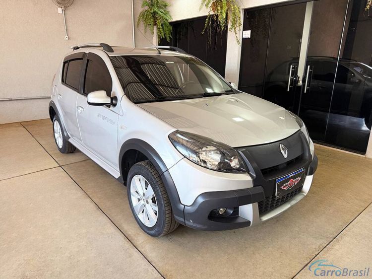 Gregolini Veículos | Sandero 1.6 STEPWAY 8V 13/14 - foto 1