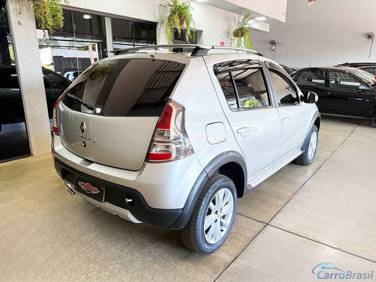 Gregolini Veículos | Sandero 1.6 STEPWAY 8V 13/14 - foto 8