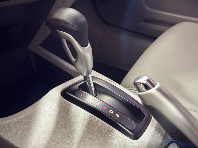 Gregolini Veículos | Civic 2.0 LXR 16V 14/15 - foto 9