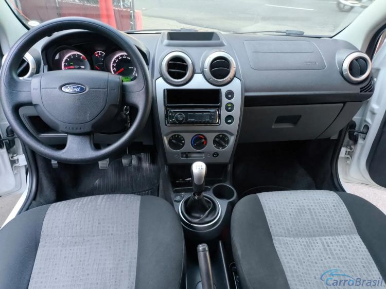 Fato Veculos | Fiesta Sedan 1.6 ROCAM SEDAN 8V FLEX 4P MANUAL 14/14 - foto 10