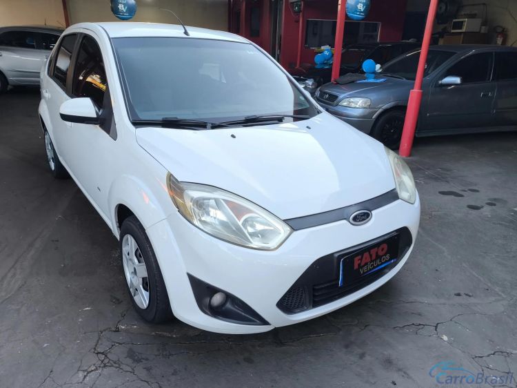 Fato Veculos | Fiesta Sedan 1.6 ROCAM SEDAN 8V FLEX 4P MANUAL 14/14 - foto 2