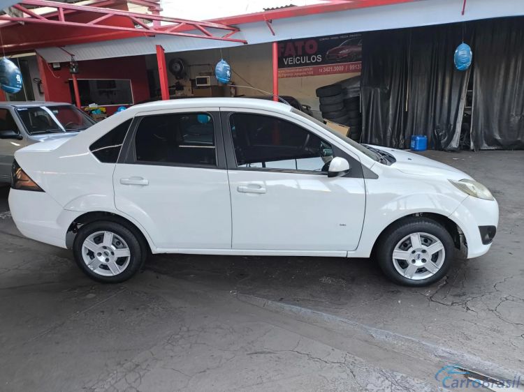 Fato Veculos | Fiesta Sedan 1.6 ROCAM SEDAN 8V FLEX 4P MANUAL 14/14 - foto 3