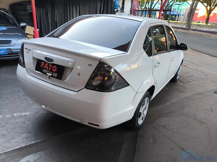 Fato Veculos | Fiesta Sedan 1.6 ROCAM SEDAN 8V FLEX 4P MANUAL 14/14 - foto 4