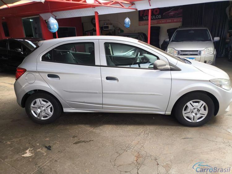 Fato Veculos | Onix 1.0 MPFI JOY 8V FLEX 4P MANUAL 17/18 - foto 3