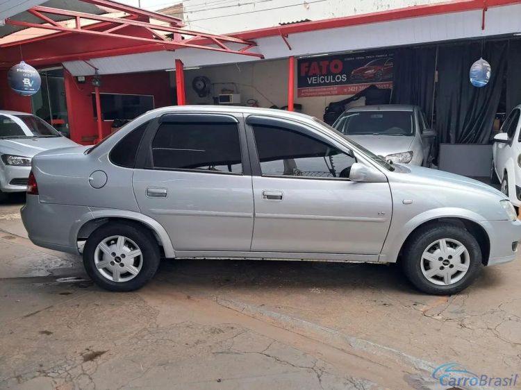 Fato Veculos | Corsa Sedan 1.0 MPFI LS 8V FLEX 4P MANUAL 10/11 - foto 3