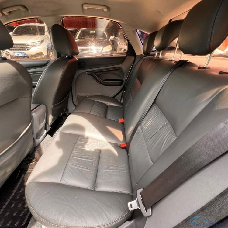 Ribeirania Motors | Focus 2.0 16V/SE/SE Plus Flex 5p Aut. 11/12 - foto 6