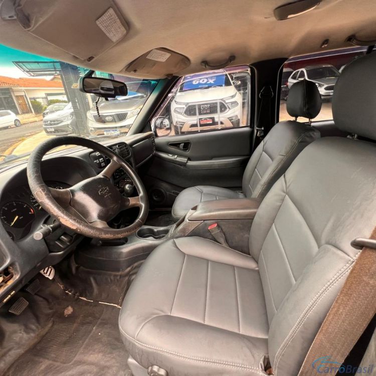 Ribeirania Motors | S-10 Blazer DLX 2.8 4x4 TB Interc. Diesel 01/01 - foto 5