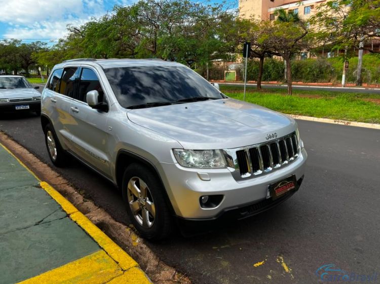Ribeirania Motors | Grand Cherokee Cherokee Laredo 3.6 4x4 V6 Aut. 10/11 - foto 4