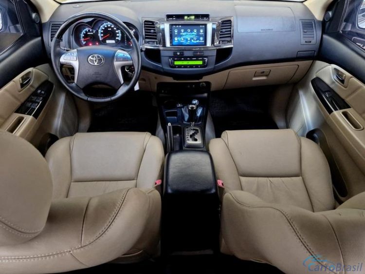Champs Motors | Hilux  14/15 - foto 4