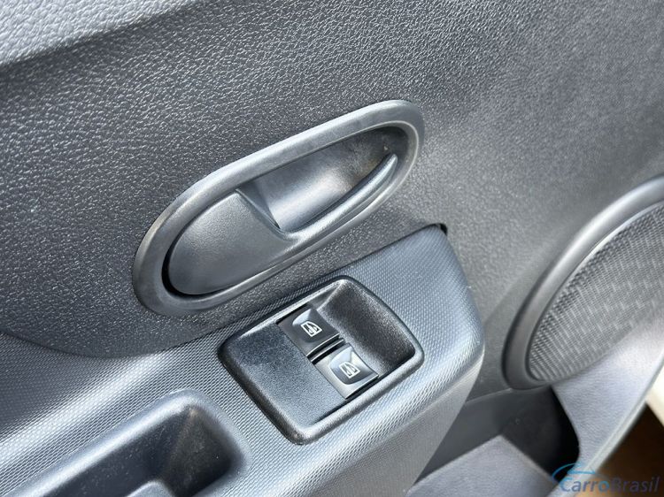 3D Multimarcas | Sandero 1.0 12V SCE AUTHENTIQUE 16/17 - foto 8