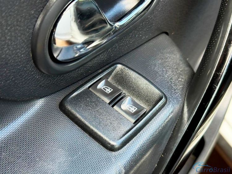 3D Multimarcas | Sandero 1.6 STEPWAY 8V 15/15 - foto 8