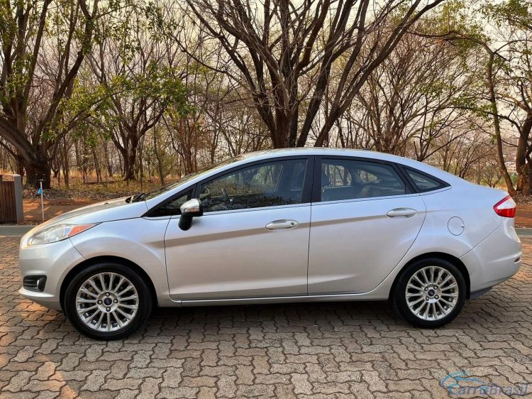 AutoCar RP | Fiesta Sedan 1.6 TITANIUM PLUS SEDAN 16V FLEX 4P POWERSHIFT 14/15 - foto 4
