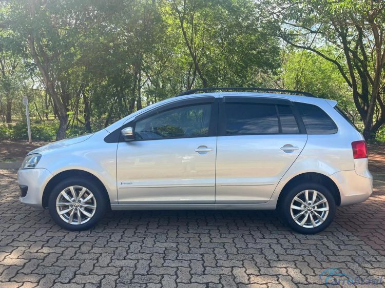 AutoCar RP | SpaceFox 1.6 MI HIGHLINE 8V FLEX 4P MANUAL 13/14 - foto 7