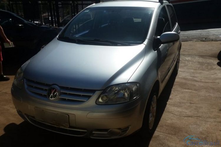 G3 Veículos | Fox 1.6 4P 04/04 - foto 4