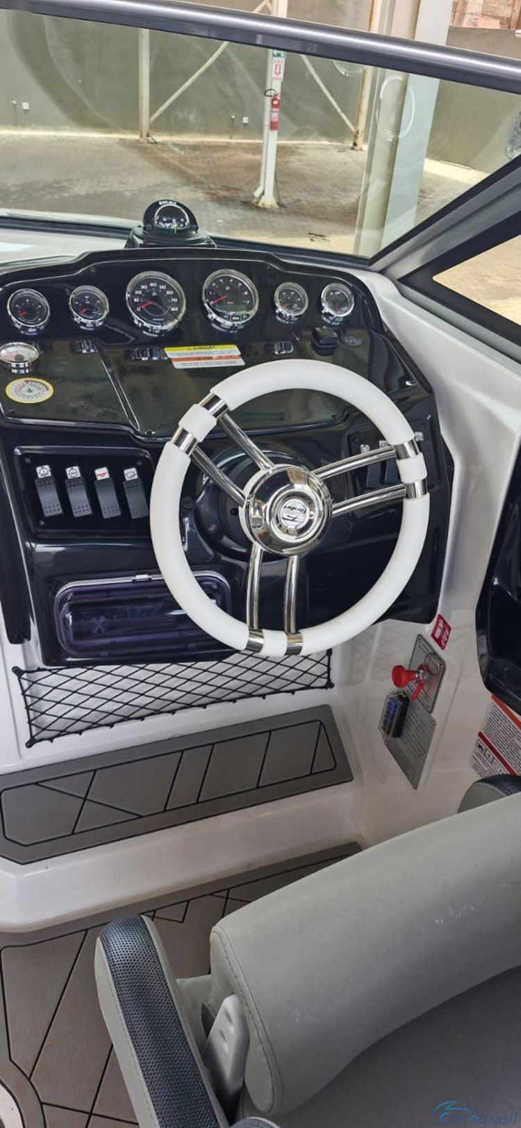 Victor Veículos | Lancha Focker 242 (Nova) Motor 4.5 - 250 HP 24/24 - foto 8