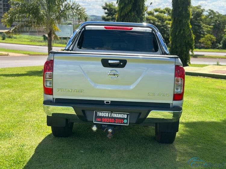 A&T Veículos RP | Frontier 2.4 SE 4X4 Aut. 4P. 18/18 - foto 6