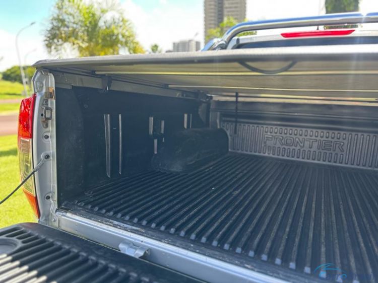 A&T Veículos RP | Frontier 2.4 SE 4X4 Aut. 4P. 18/18 - foto 9