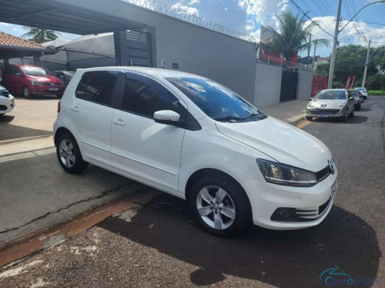 Base Veículos | Fox ConfortLine 1.6 Flex 17/18 - foto 2