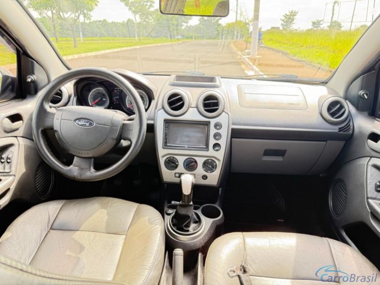 1000Ser Automóveis | Fiesta Sedan 1.6 13/14 - foto 3