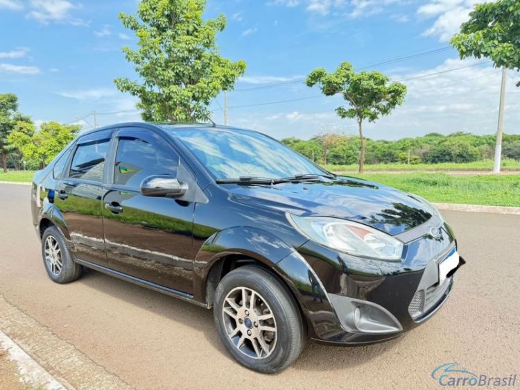 1000Ser Automóveis | Fiesta Sedan 1.6 13/14 - foto 1