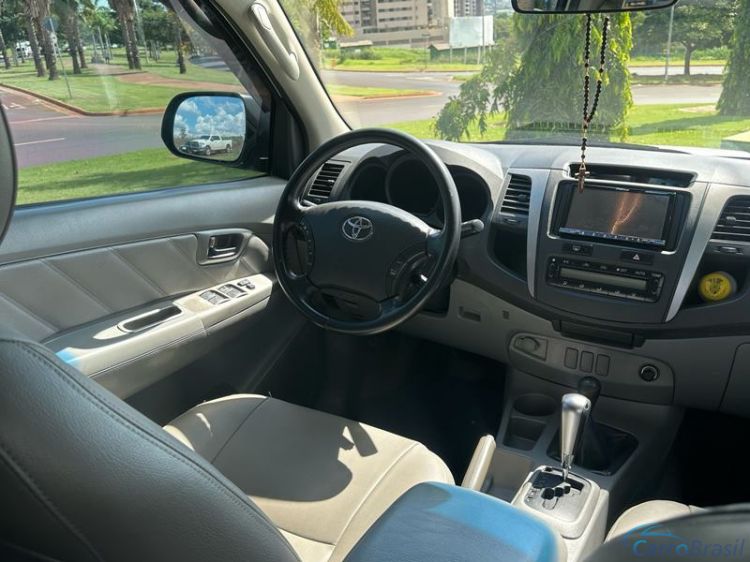 A&T Veículos RP | Hilux CD SRV D4-D 4X4 TDI 3.0 4P. 09/09 - foto 3