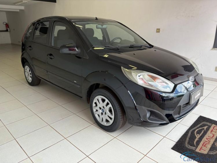 Triauto Veículos | Fiesta Hatch Fiesta 1.6 Rocan flex completo 13/14 - foto 2
