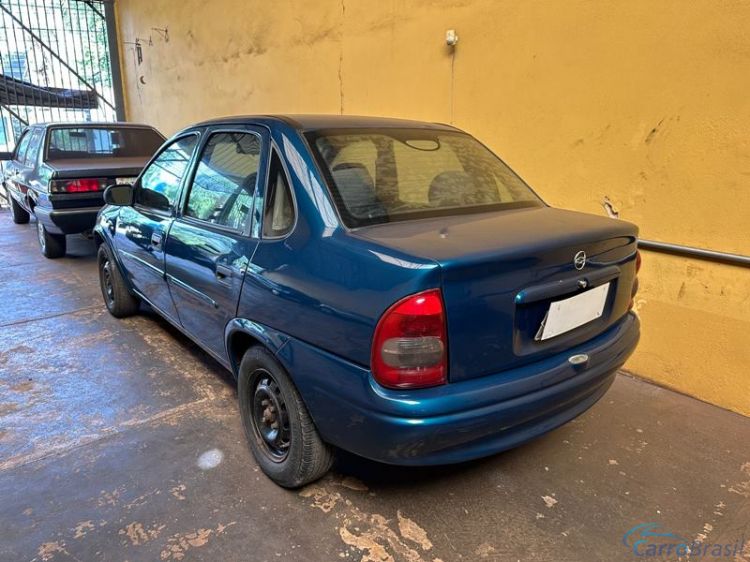 1010 Veículos | Corsa Sedan 1.0  4P.  02/02 - foto 2